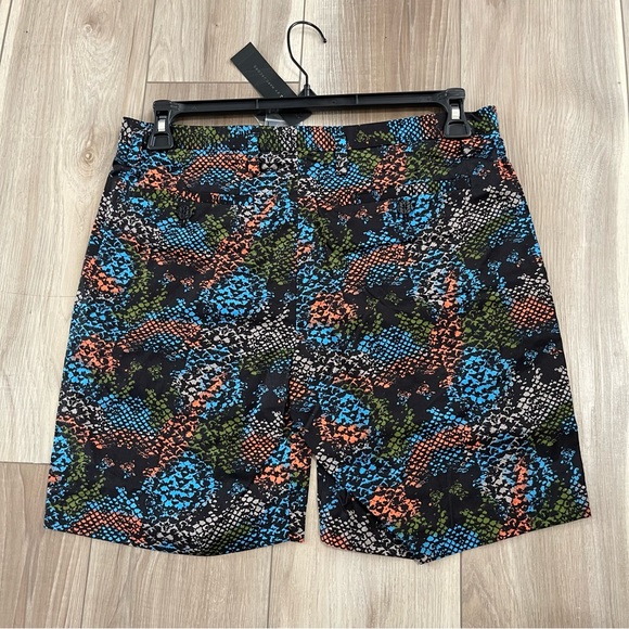 Marc by Marc Jacobs men’s shorts mid rise orange clownfish multi pattern - Picture 2 of 8